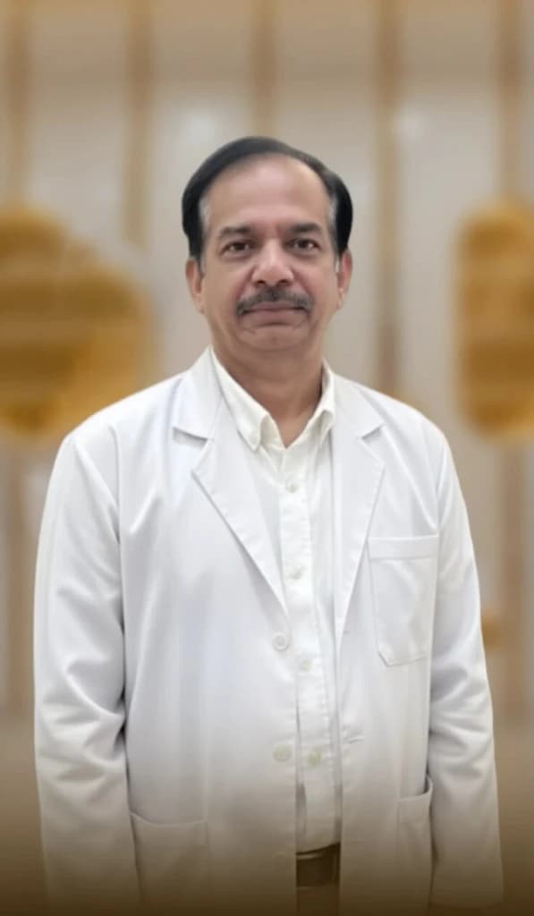 Dr. VIVEK KAPOOR